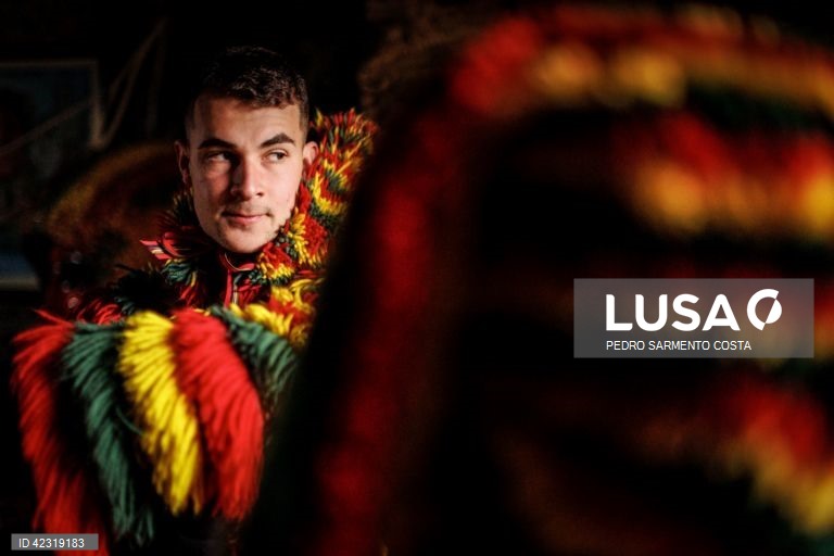 Entrudo Chocalheiro com caretos em Macedo de Cavaleiros