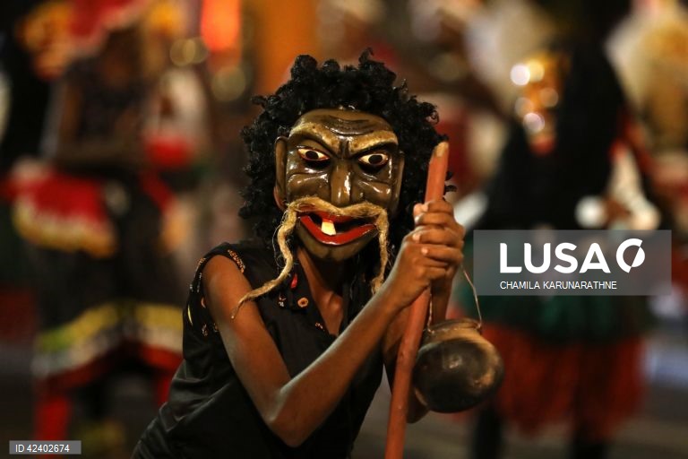 Colombo: Festival Navam Perahera.