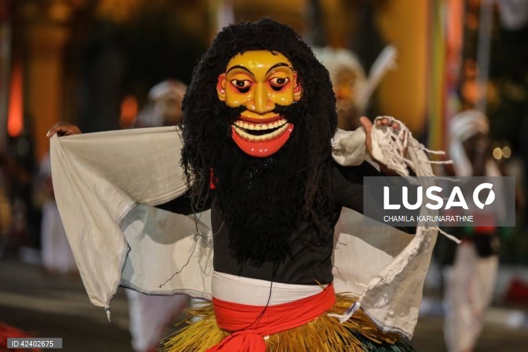 Colombo: Festival Navam Perahera.