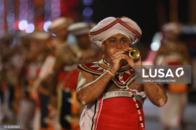 Colombo: Festival Navam Perahera.