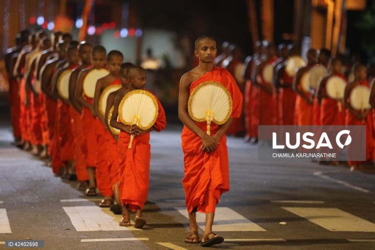 Colombo: Festival Navam Perahera.