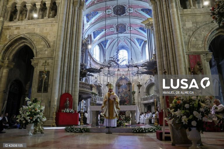 Patriarca de Lisboa, Rui Valério, preside à Missa de Domingo de Páscoa, 31 março 2024, na  Sé Patriarcal, em Lisboa.     MANUEL DE ALMEIDA / LUSA