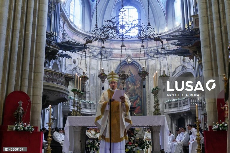 Patriarca de Lisboa, Rui Valério, preside à Missa de Domingo de Páscoa, 31 março 2024, na  Sé Patriarcal, em Lisboa.     MANUEL DE ALMEIDA / LUSA