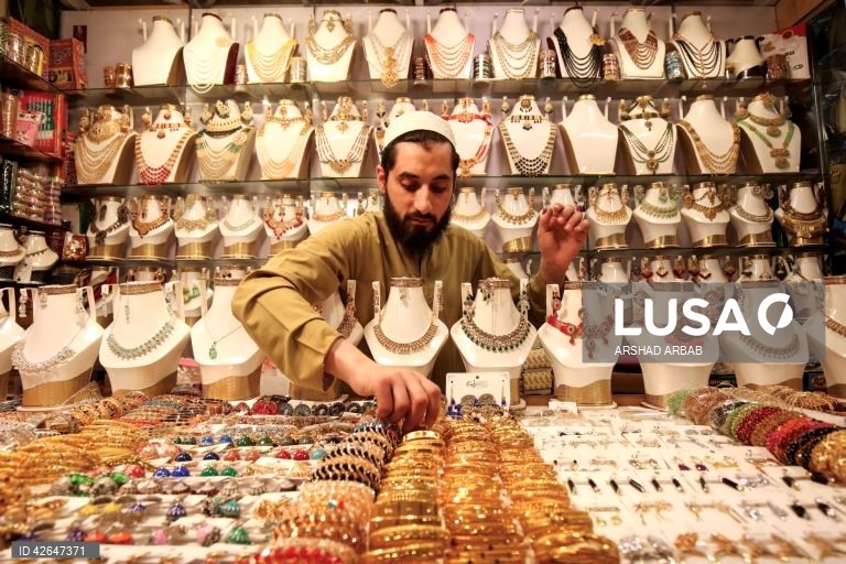 Paquistão: preparativos para a celebração do Eid al-Fitr 