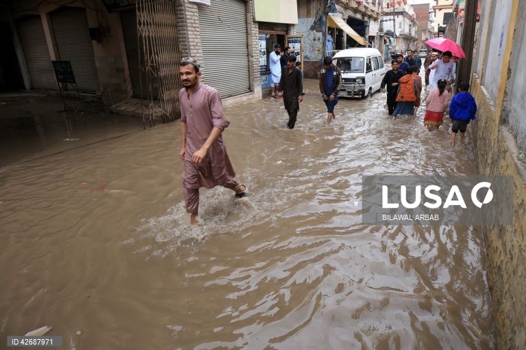 Paquistão: Chuvas torrenciais em Peshawar