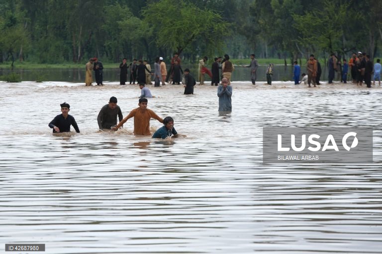 Paquistão: Chuvas torrenciais em Peshawar