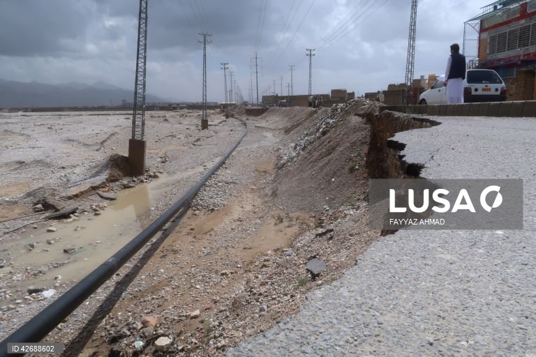 Paquistão: Chuvas torrenciais em Peshawar