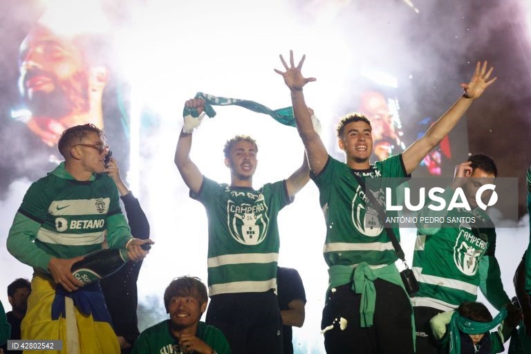 Futebol: Sporting festeja a conquista do título