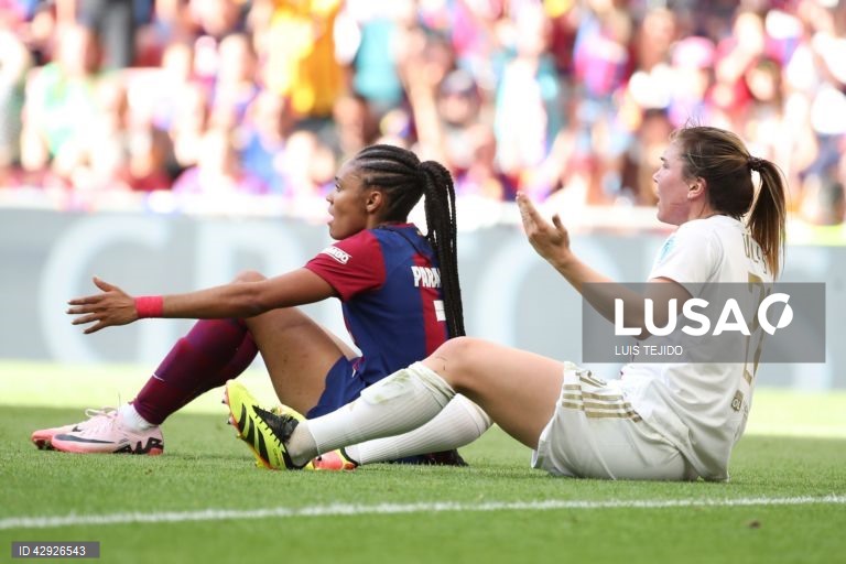 FC Barcelona vence Liga dos Campeões feminina de futebol
