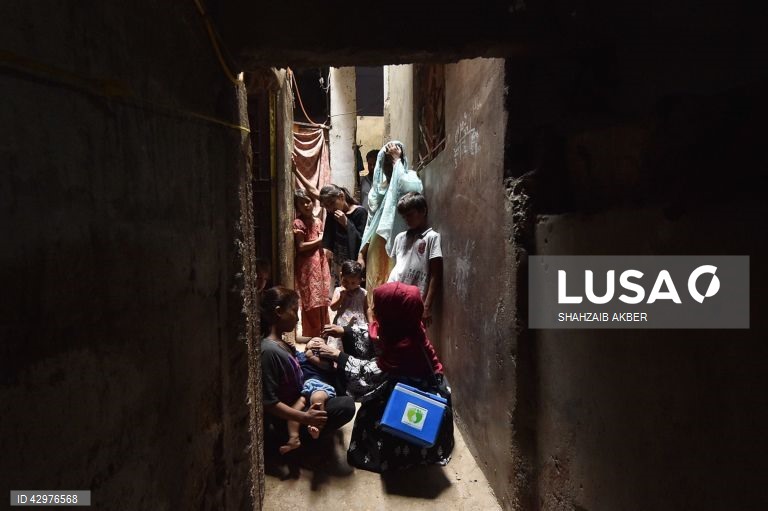 Campanha de vacinação contra a poliomielite no Paquistão