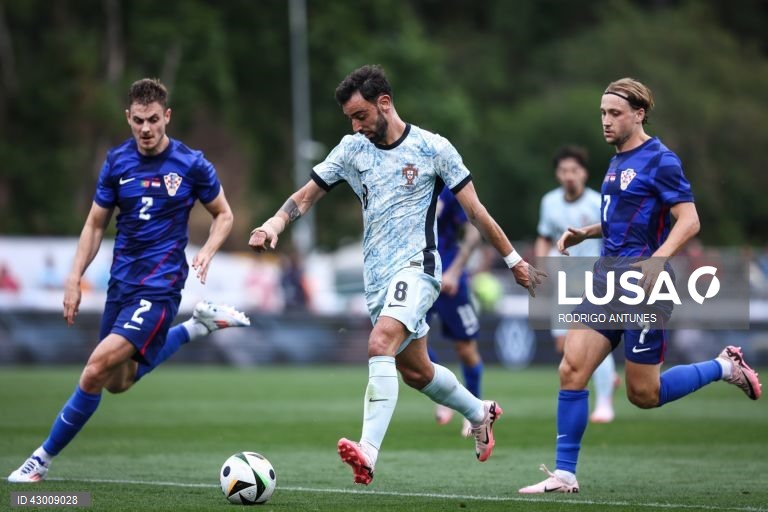 A seleção portuguesa de futebol perdeu hoje com a Croácia, por 2-1, no segundo jogo de preparação para o Euro2024, no regresso, 10 anos depois, ao Estádio Nacional, em Oeiras.