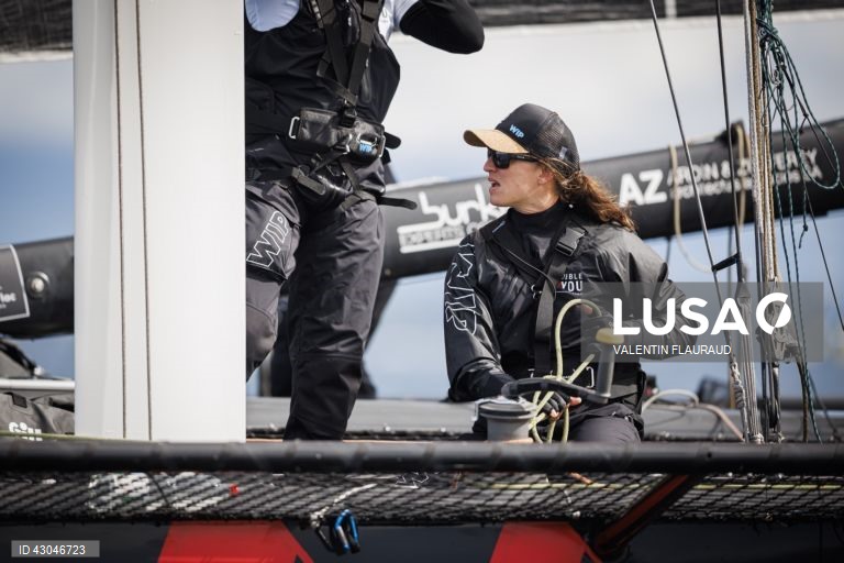 Início da 85.ª corrida à vela "Bol d'Or" no Lago de Genebra, em Genebra, Suíça. 409 barcos inscreveram-se para a Bol d'Or deste fim de semana, a maior regata à vela realizada num lago da Europa. 