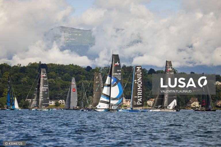 Início da 85.ª corrida à vela "Bol d'Or" no Lago de Genebra, em Genebra, Suíça. 409 barcos inscreveram-se para a Bol d'Or deste fim de semana, a maior regata à vela realizada num lago da Europa. 