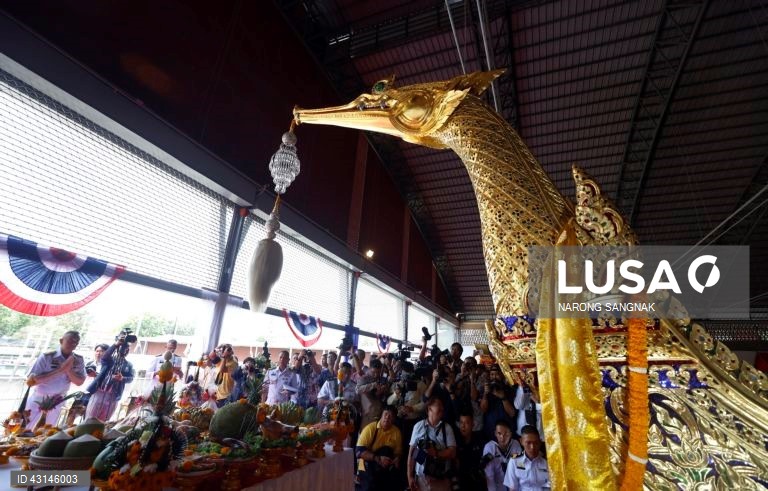 Tailândia: Bençãos das barcas a ser utilizadas nos festejos do aniversário do Rei