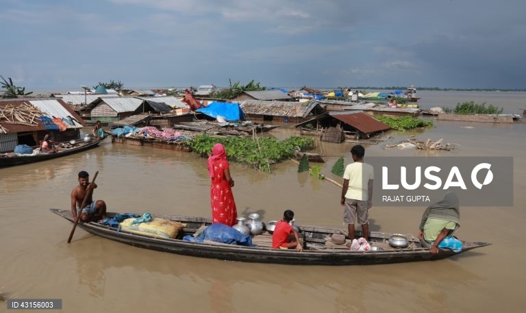 Índia: Cheias no Rio Bramaputra