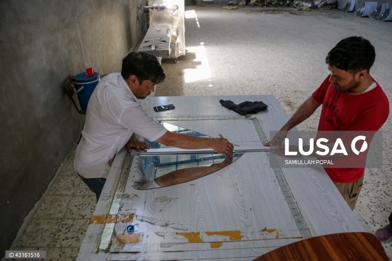 Cabul: Produção de fogões solares 