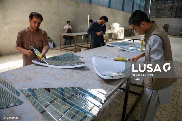 Cabul: Produção de fogões solares 