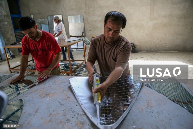 Cabul: Produção de fogões solares 