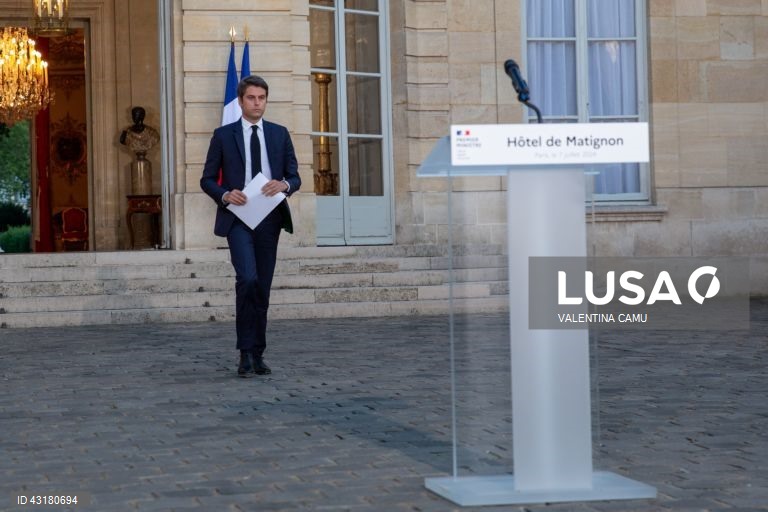 Um ambiente de festa instalou-se entre apoiantes da NFP em Paris, que celebraram as primeiras projeções de vitória da aliança de esquerda na segunda volta das legislativas francesas e não pararam mais de festejar, com música e muita cerveja.