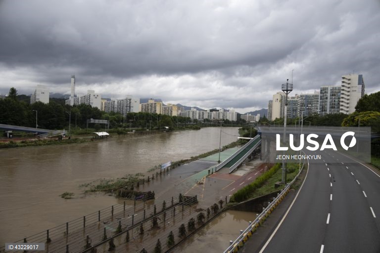 Coreia do Sul: Chuva forte em Seul