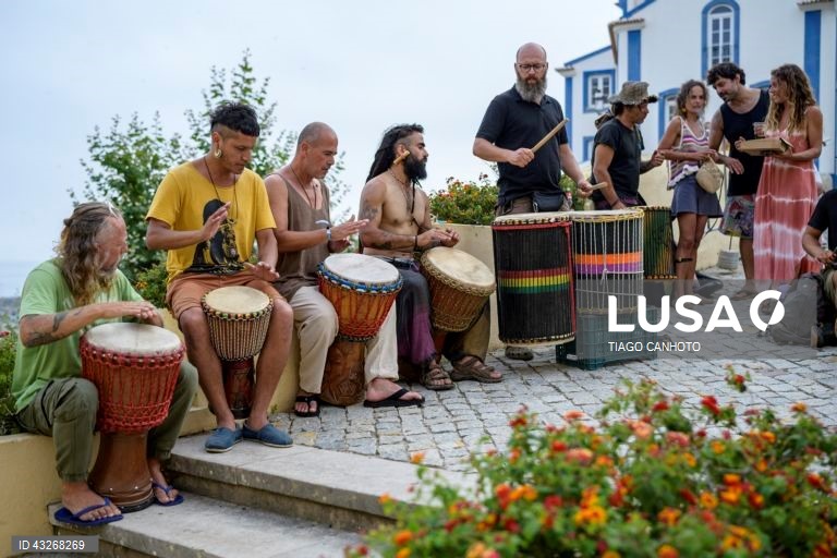 Ambiente geral no XXIV Festival Músicas do Mundo 2024, em Sines, 24 de julho de 2024. O festival decorre até 27 de julho. TIAGO CANHOTO/LUSA