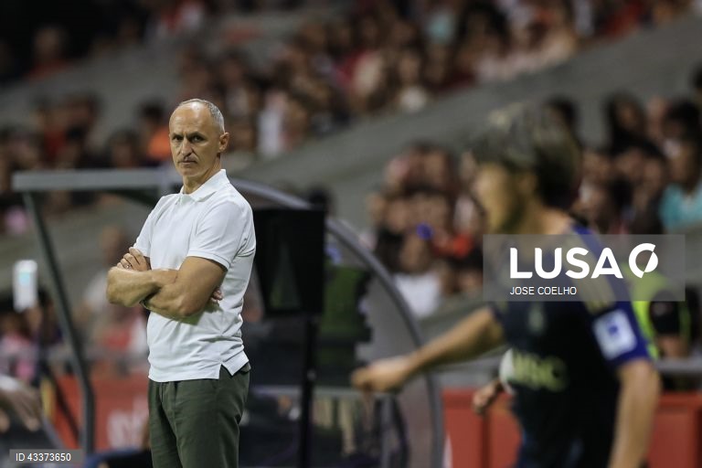 O Sporting de Braga empatou hoje 0-0 frente aos suíços do Servette, na primeira mão da terceira pré-eliminatória da Liga Europa de futebol, deixando tudo em aberto para o segundo jogo.