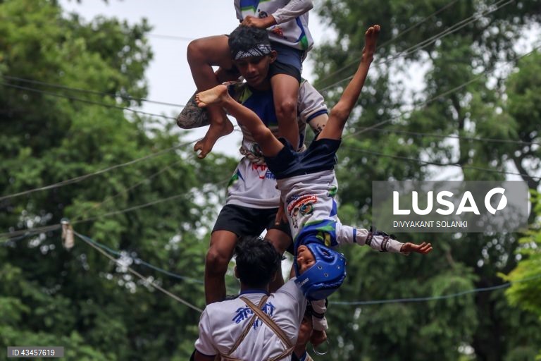 Índia: festival hindu Janmashtami em Bombaim