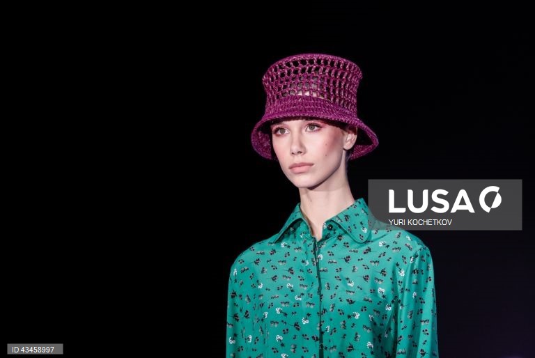 Rússia: Desfile de moda em Moscovo