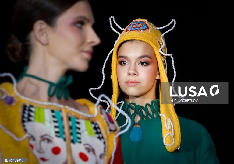 Rússia: Desfile de moda em Moscovo