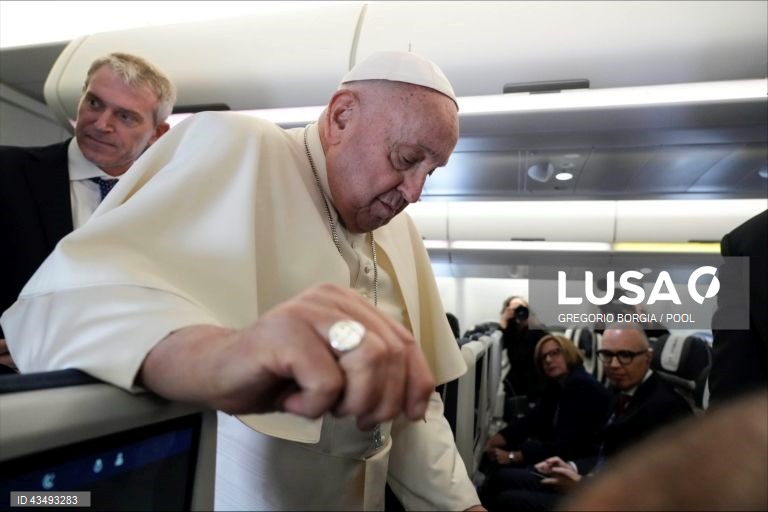 Papa Francisco inicia na Indonésia périplo pelo sudeste asiático 