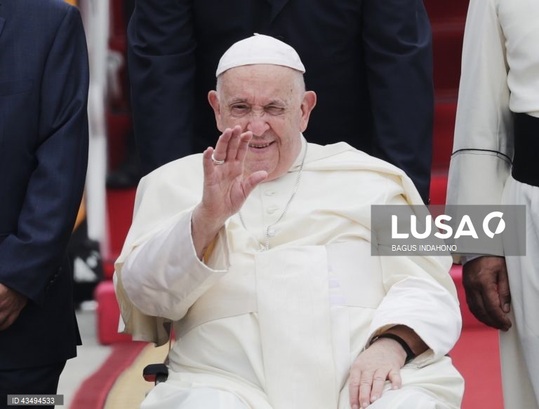 Papa Francisco inicia na Indonésia périplo pelo sudeste asiático 