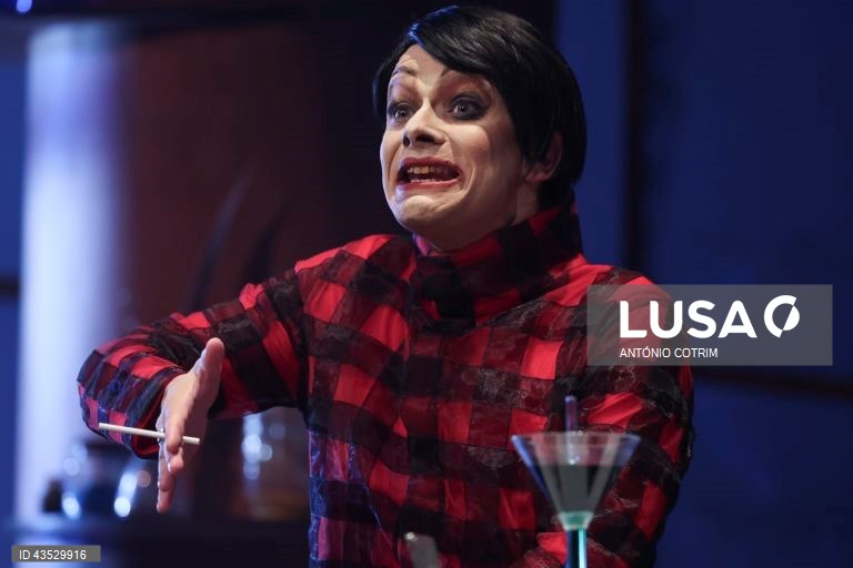 Teatro: Ensaio de imprensa do espetáculo “Monóculo, Retrato de S. Von Harden”