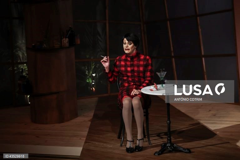 Teatro: Ensaio de imprensa do espetáculo “Monóculo, Retrato de S. Von Harden”