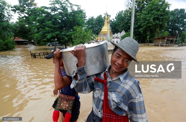 As fortes chuvas provocadas pelo tufão Yagi causaram graves inundações em algumas zonas de Myanmar, deixando milhares de pessoas retidas nas suas casas.