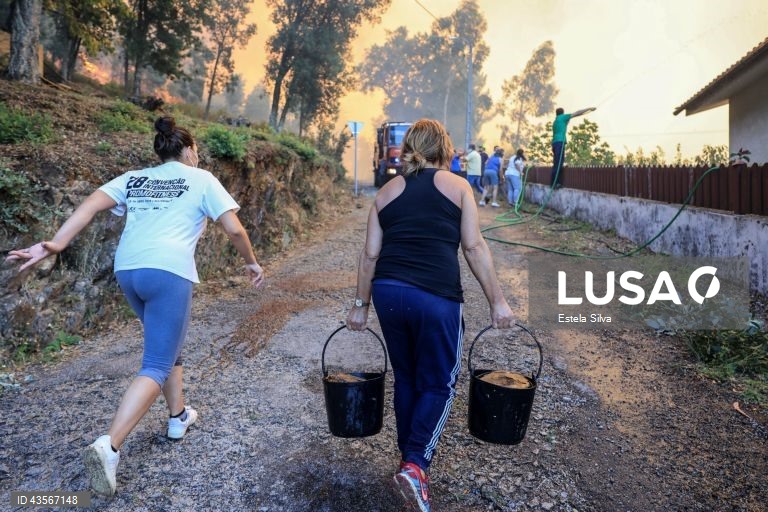 Durante o dia de hoje, a Autoridade Nacional de Emergência e Proteção Civil (ANEPC) registou mais de 120 fogos, que chegaram a ser combatidos por mais de 5.000 operacionais, apoiados por 1.500 viaturas e 39 meios aéreos, dois deles vindos de Espanha. 