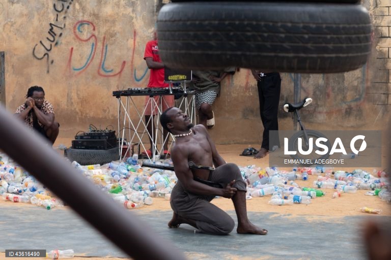 Nigéria: Festa dos bairros de lata em Oworonshoki