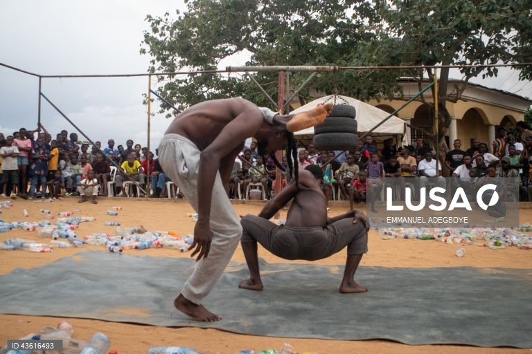 Nigéria: Festa dos bairros de lata em Oworonshoki