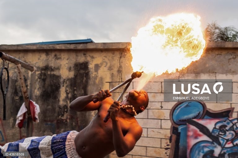 Nigéria: Festa dos bairros de lata em Oworonshoki