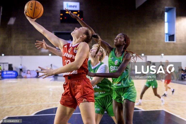 Supertaça feminina de basquetebol: Benfica vence o Gdessa Barreiro e conquista o troféu
