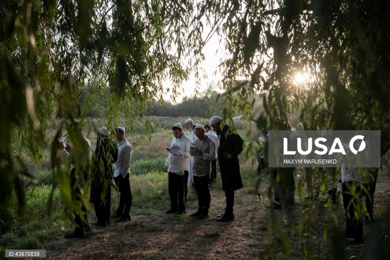 Ucrânia: Peregrinos judeus ortodoxos celebram o Rosh Hashanah em Uman.