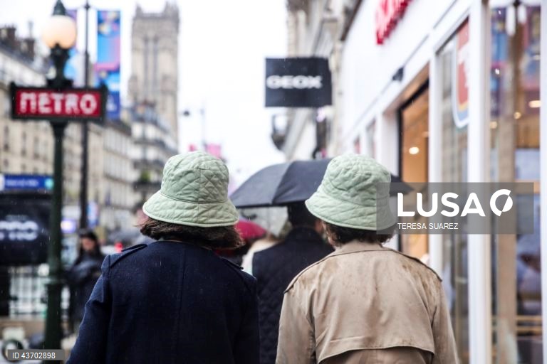 França em estado de alerta devido à tempestade Kirk que se desloca pela Europa