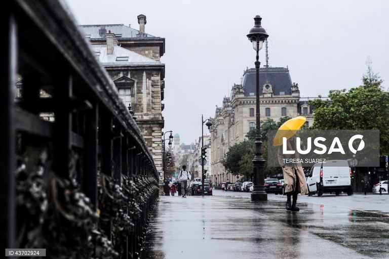 França em estado de alerta devido à tempestade Kirk que se desloca pela Europa