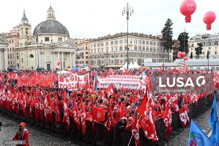 Itália: Manifestação de funcionários públicos em Roma