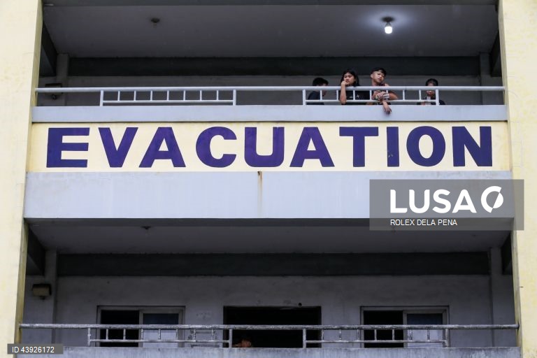 Filipinas: tufão Man-Yi atinge a região de Luzon