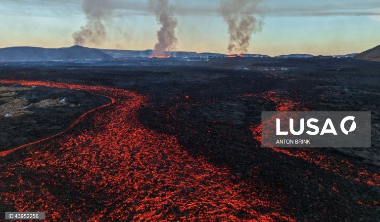 Islândia: Erupção vulcânica na Península de Reykjanes