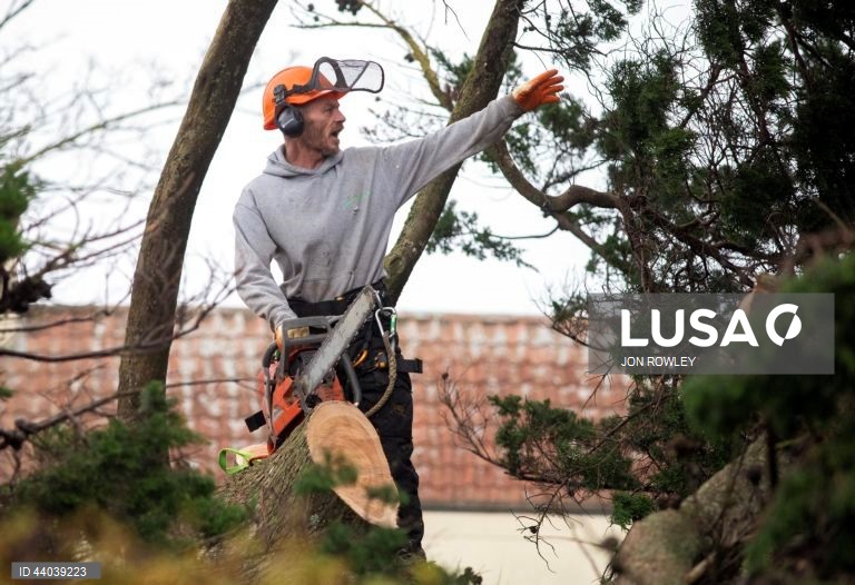 Tempestade Darragh na Oxford Street em Burnham-on-Sea, Grã-Bretanha.