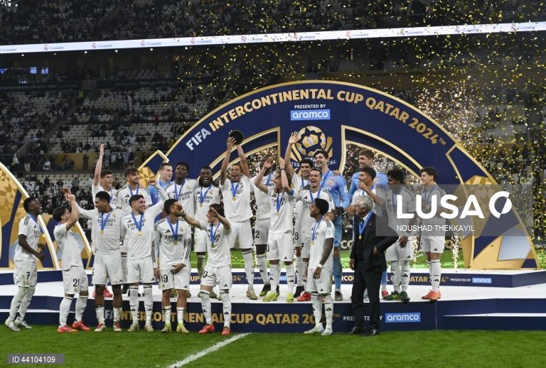  Um Real Madrid a meio gás conquistou hoje a Taça Intercontinental de futebol, ao bater os voluntariosos mexicanos do Pachuca por 3-0, em desafio pouco emocionante, disputado em Lusail, no Qatar.