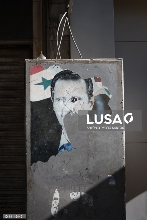 Síria: Retratos do presidente deposto Bashar al-Assad 