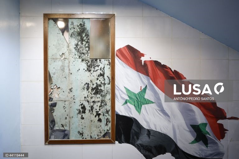 Síria: Retratos do presidente deposto Bashar al-Assad 