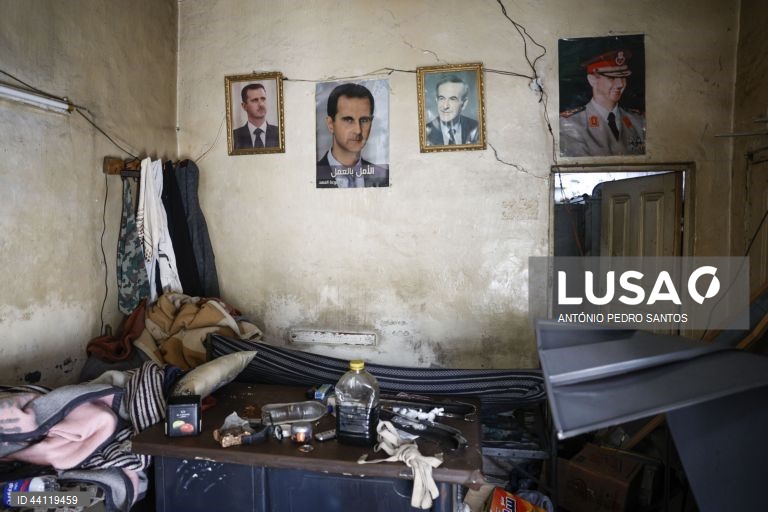 Síria: Retratos do presidente deposto Bashar al-Assad 